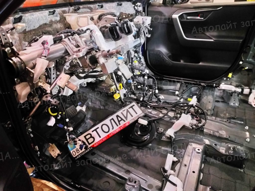 Полная шумоизоляция автомобиля Toyota Rav 4 2020. 3 🚩AVTOLIGHT🚩КАЧЕСТВО 💯‼ студия "Автолайт" Качественный автосвет в Запорожье