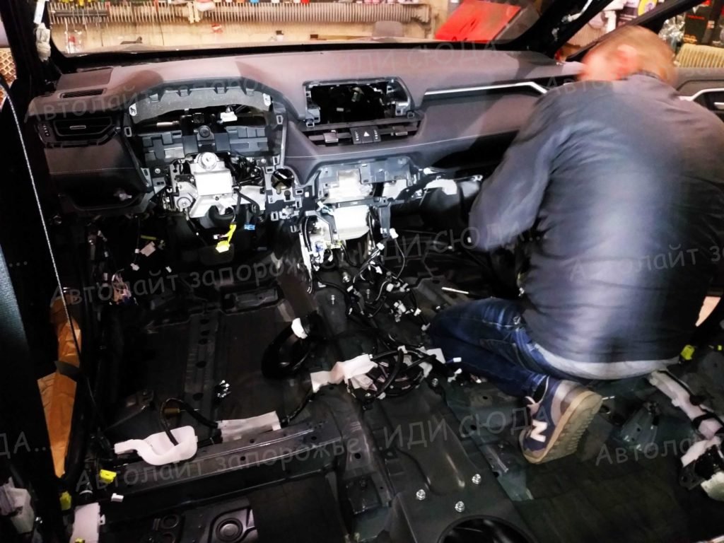 Полная шумоизоляция автомобиля Toyota Rav 4 2020. 5 🚩AVTOLIGHT🚩КАЧЕСТВО 💯‼ студия "Автолайт" Качественный автосвет в Запорожье
